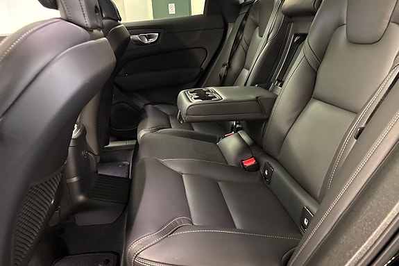 Volvo XC60 12 of 21