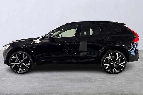 Volvo XC60 2 of 21