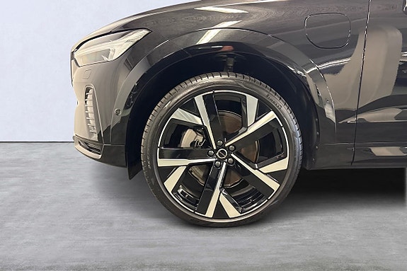 Volvo XC60 14 of 21