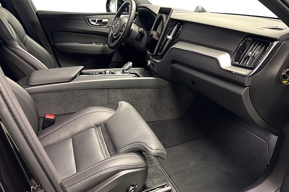 Volvo XC60 10 of 21