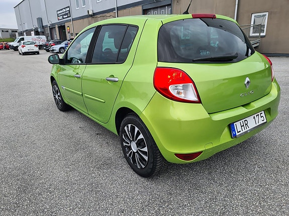 Renault Clio 2 of 7