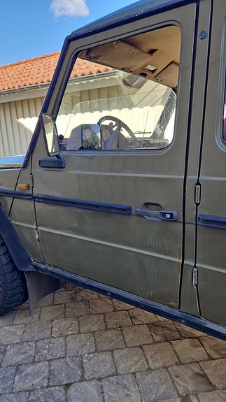 Mercedes-Benz 300 GD 8 of 14