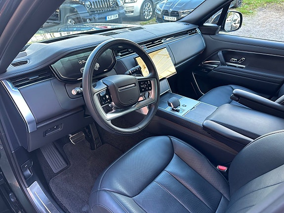 Land Rover Range Rover 8 of 26