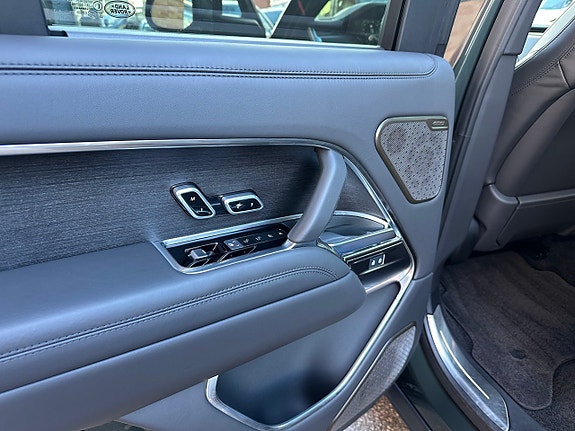 Land Rover Range Rover 14 of 26