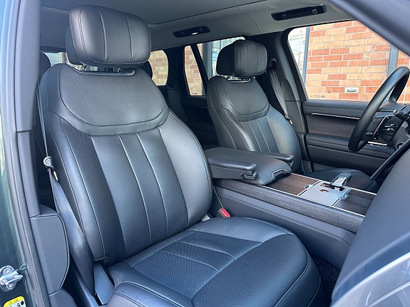Land Rover Range Rover 7 of 26
