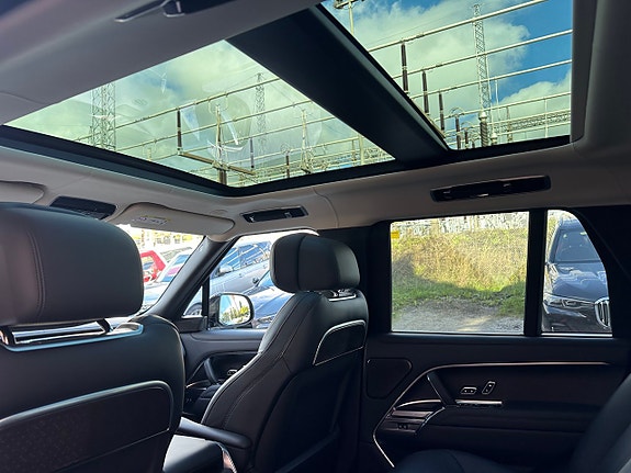 Land Rover Range Rover 22 of 26
