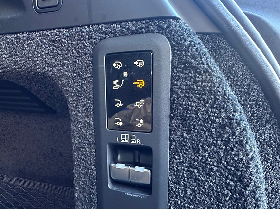 Land Rover Range Rover 23 of 26