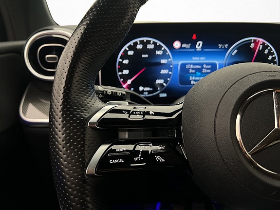 Mercedes-Benz GLC300 de 30 of 30