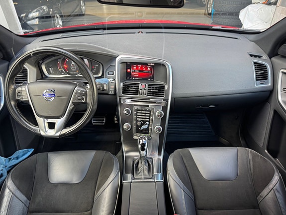 Volvo XC60 11 of 18