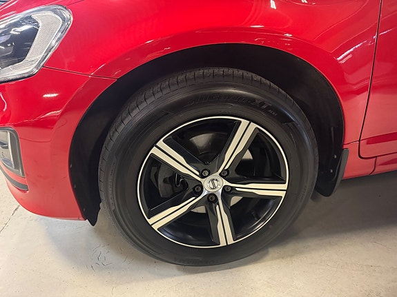 Volvo XC60 9 of 18