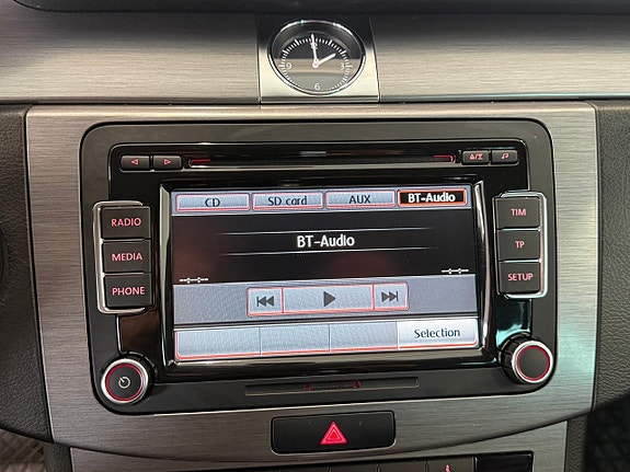 Volkswagen Passat 15 of 28