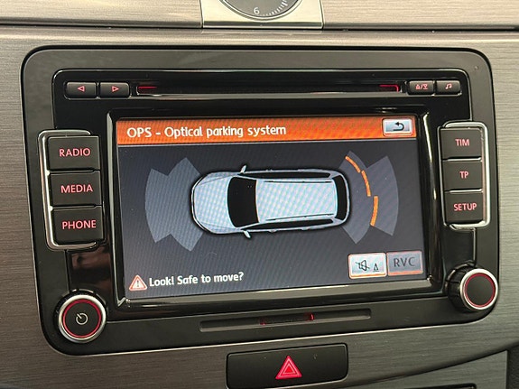 Volkswagen Passat 14 of 28