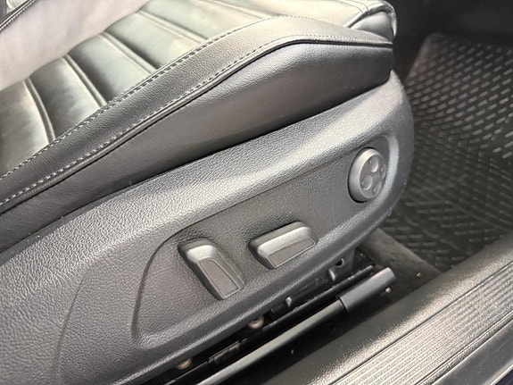 Volkswagen Passat 22 of 28