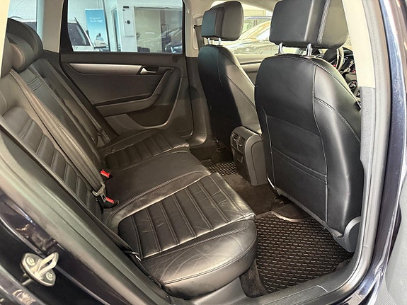 Volkswagen Passat 27 of 28