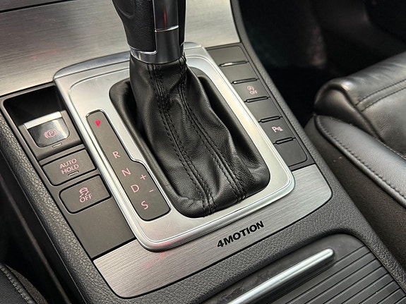 Volkswagen Passat 16 of 28