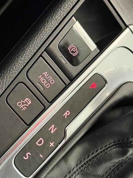 Volkswagen Passat 17 of 28