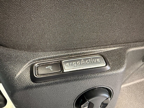 Volkswagen Tiguan 16 of 24