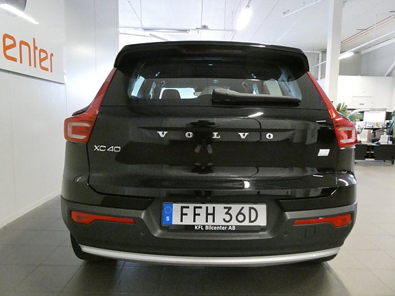 Volvo XC40 9 of 24