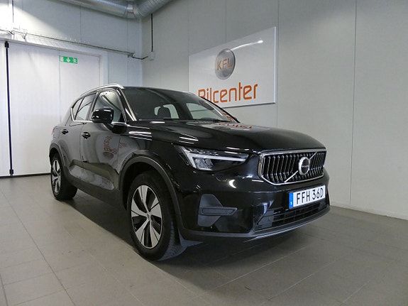 Volvo XC40 4 of 24