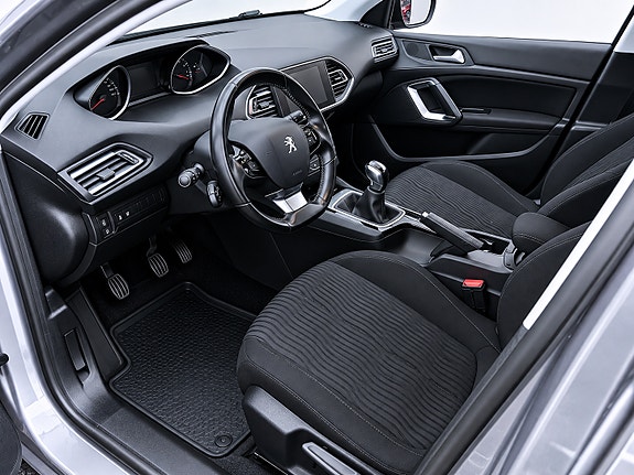 Peugeot 308 SW 6 of 6
