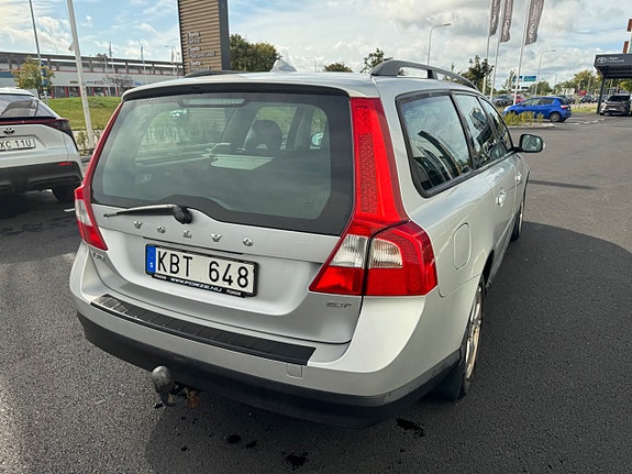 Volvo V70 3 of 11