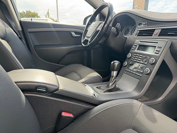 Volvo V70 4 of 11