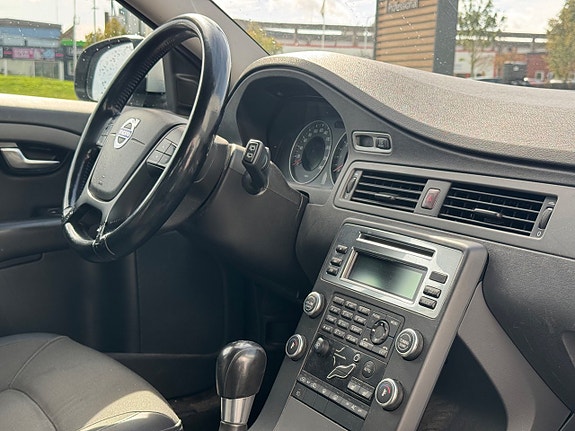 Volvo V70 5 of 11