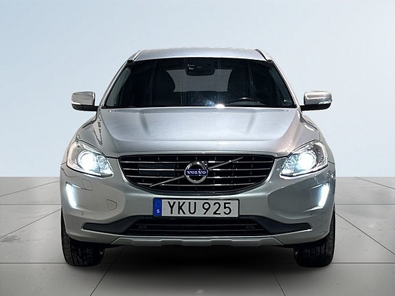 Volvo XC60 2 of 20