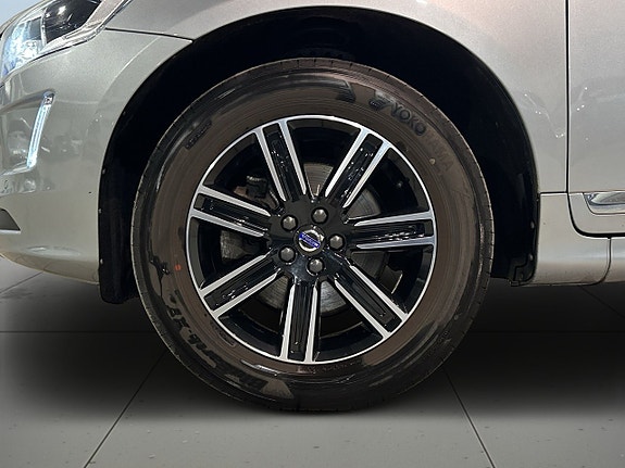 Volvo XC60 14 of 20