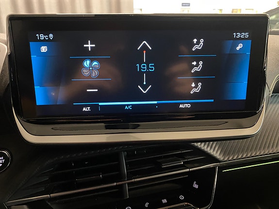 Peugeot 2008 13 of 24