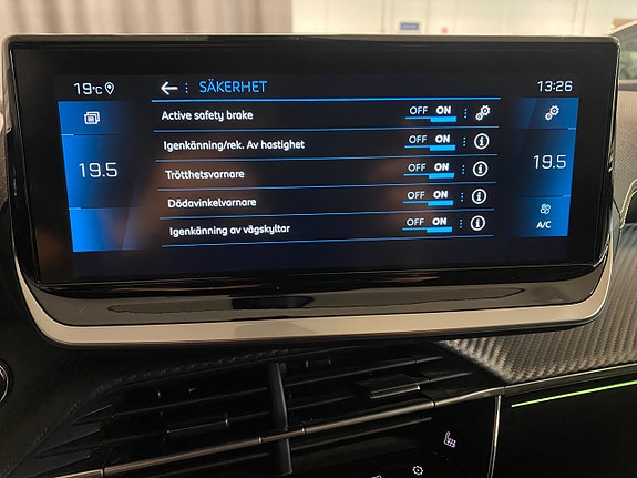 Peugeot 2008 16 of 24