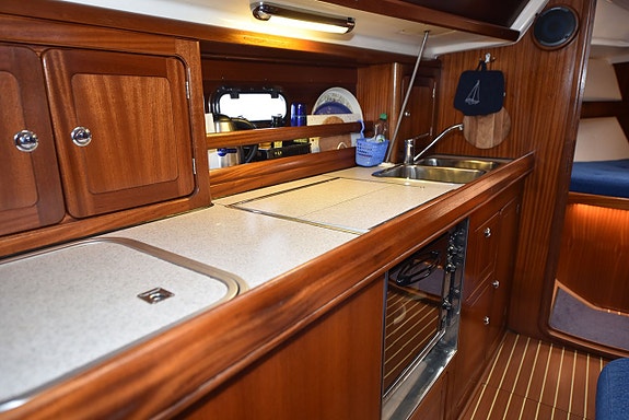 Bavaria 37 Cruiser 24 of 24