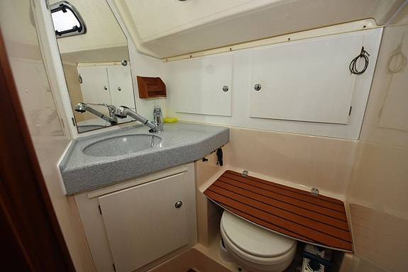 Bavaria 37 Cruiser 18 of 24
