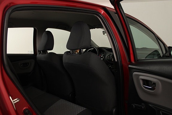 Toyota Yaris 21 of 24