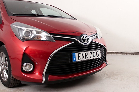 Toyota Yaris 5 of 24