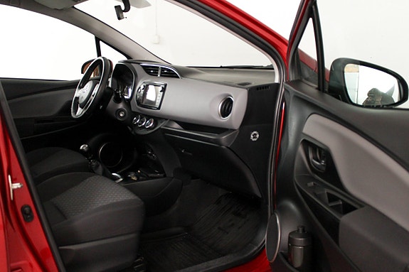 Toyota Yaris 20 of 24