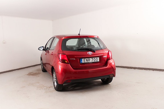 Toyota Yaris 11 of 24