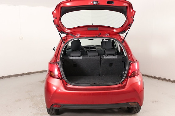 Toyota Yaris 24 of 24