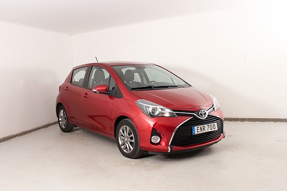 Toyota Yaris 3 of 24