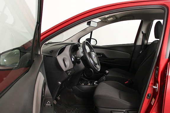 Toyota Yaris 16 of 24