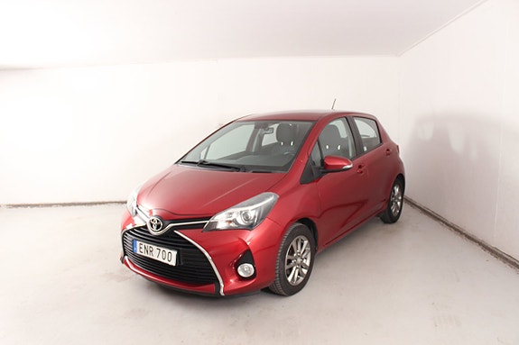 Toyota Yaris 8 of 24