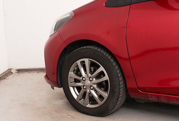 Toyota Yaris 15 of 24