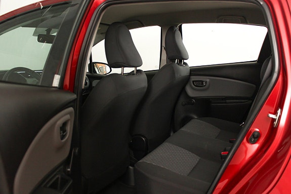 Toyota Yaris 23 of 24