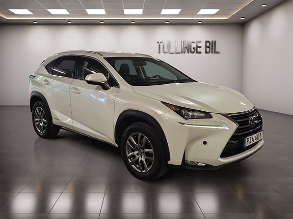 Lexus NX300h 7 of 18