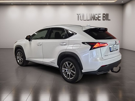 Lexus NX300h 3 of 18