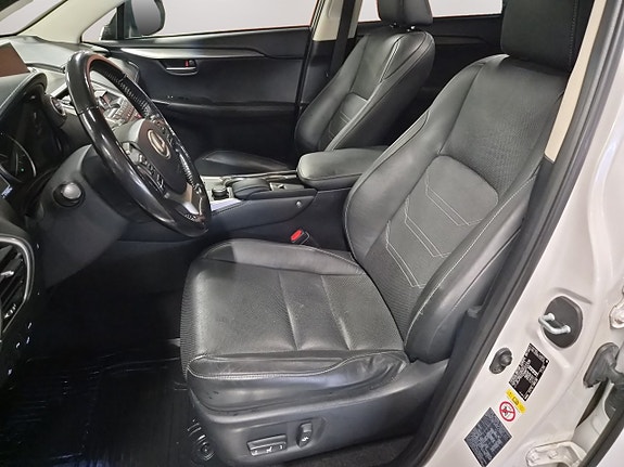 Lexus NX300h 11 of 18