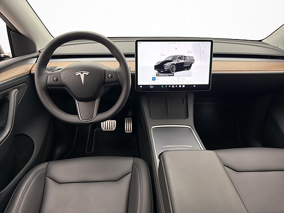Tesla Model Y 13 of 30