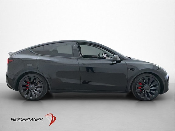 Tesla Model Y 8 of 30