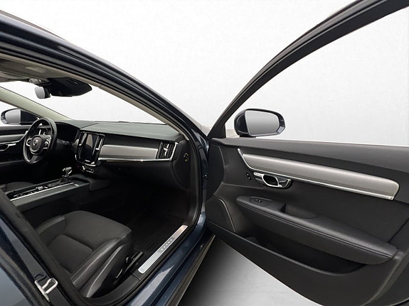 Volvo V90 16 of 30