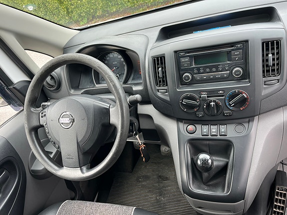 Nissan NV200 16 of 17